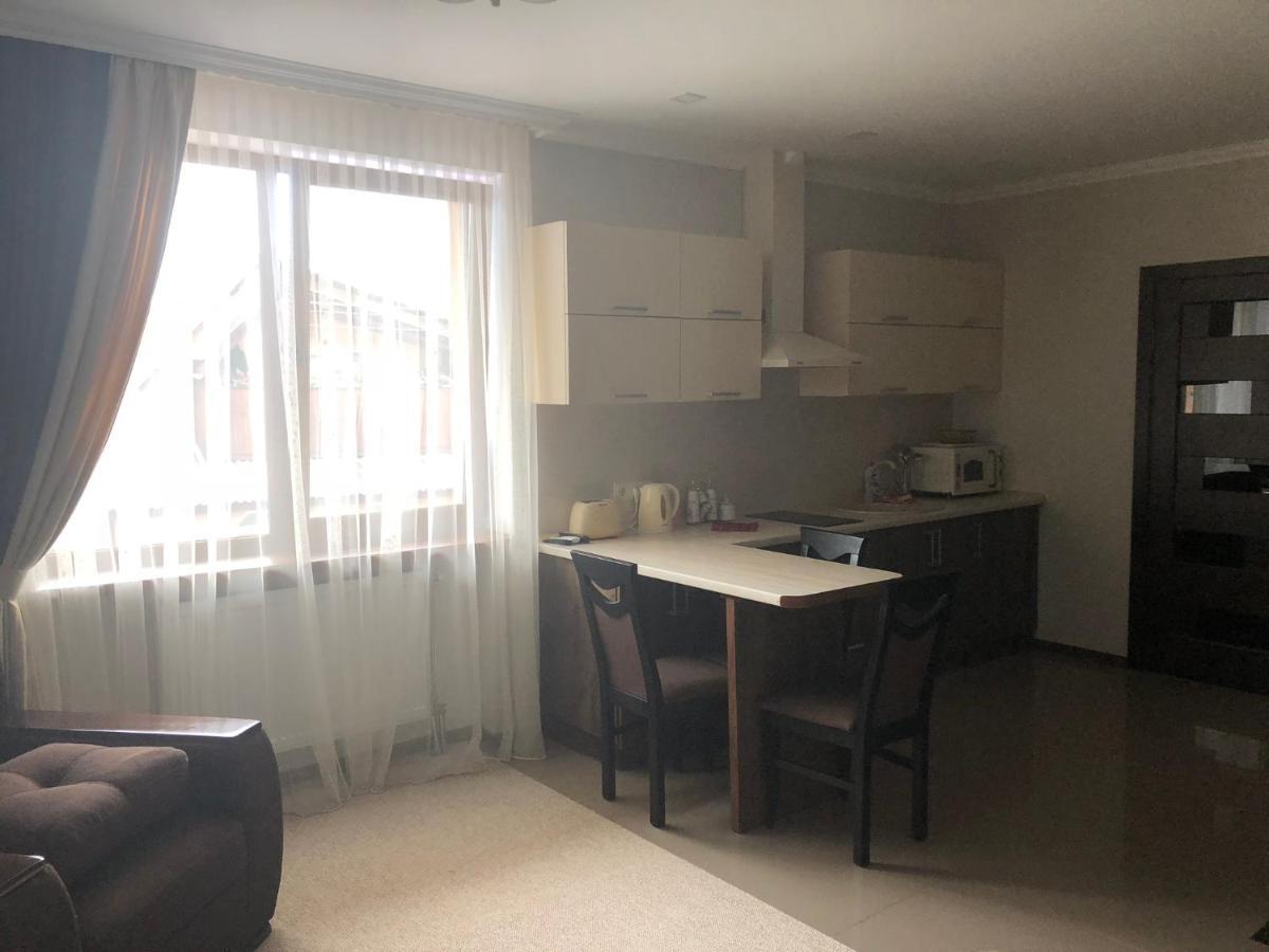 Adele Appartement Mizhhirya  Buitenkant foto