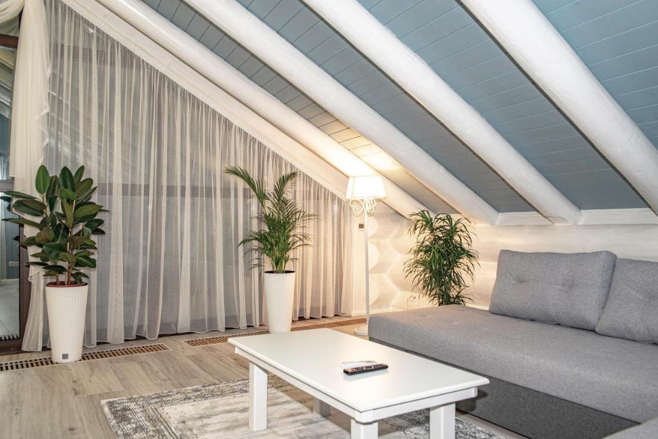 Adele Appartement Mizhhirya  Buitenkant foto