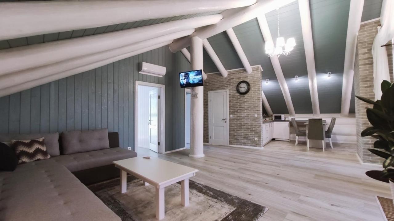 Adele Appartement Mizhhirya  Buitenkant foto