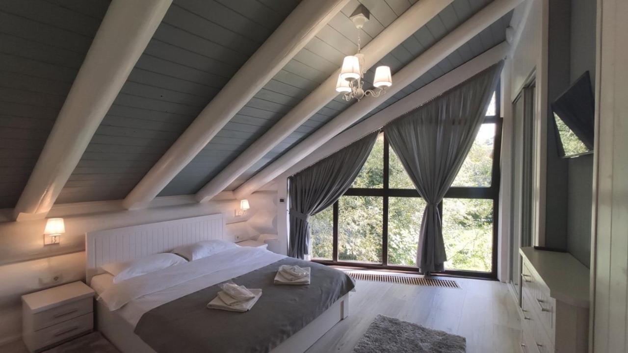Adele Appartement Mizhhirya  Buitenkant foto