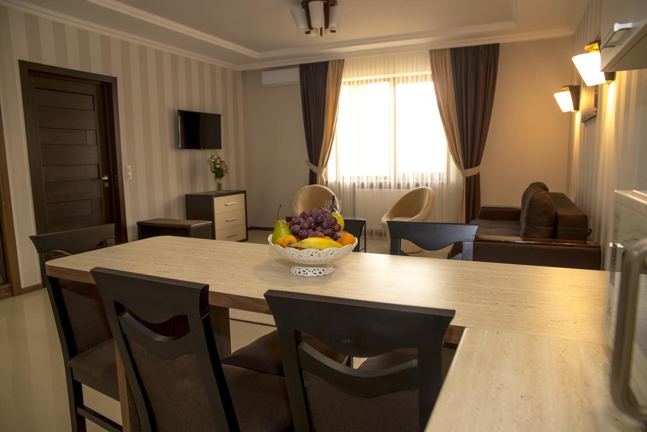 Adele Appartement Mizhhirya  Buitenkant foto